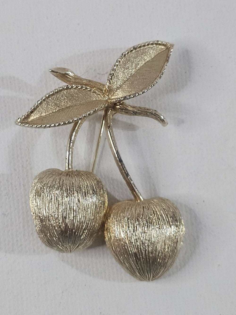 Sarah Coventry Golden Cherries Brooch Textured Brushed Gold Tone Jewelry Pin
